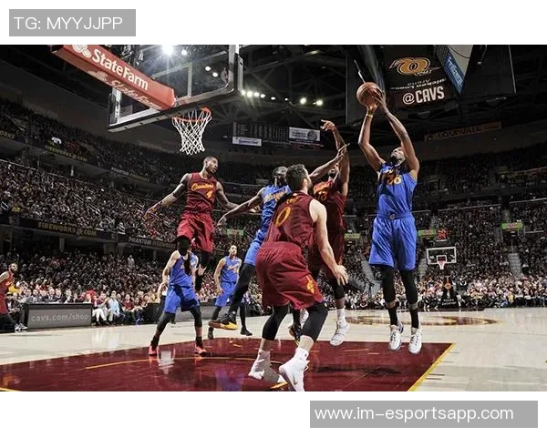 张佳玮分析勇士队表现受限尺寸与速度双重压制影响比赛空间利用