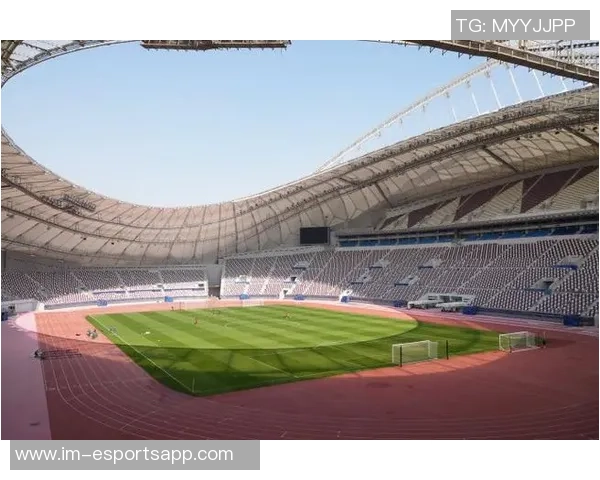 海港冬训首堂课在多哈举行新援让克劳德积极参与合练展现状态