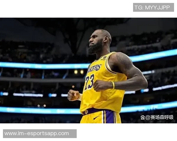 詹姆斯祝贺蒂耶罗生涯首分称这是众多扣篮中的第一记