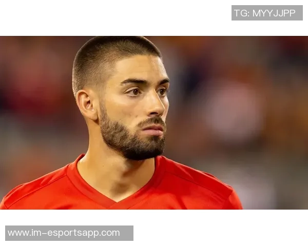 米兰今日训练动态恩昆库与奇克进行单独训练埃斯图皮尼安正在接受治疗